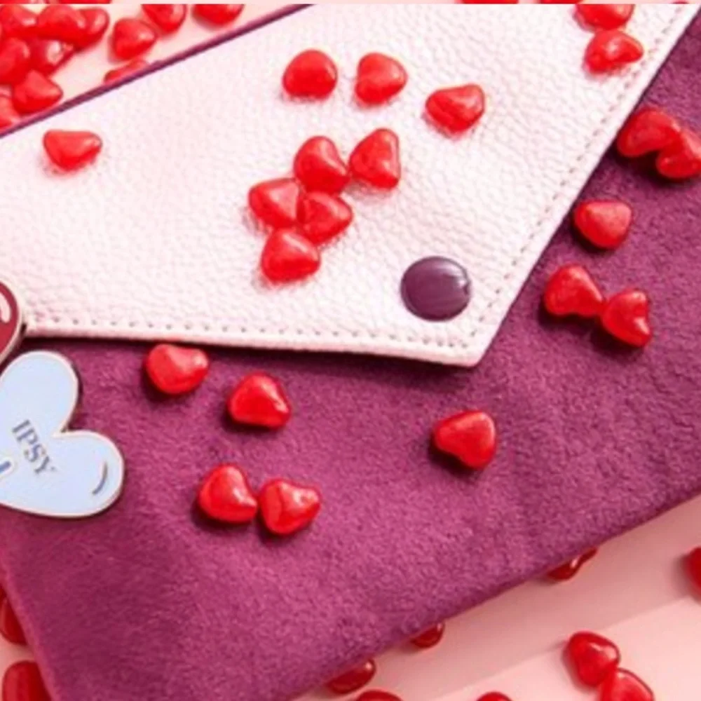 Ipsy Limited Edition Valentine’s Day Mystery Glam Bag Clutch